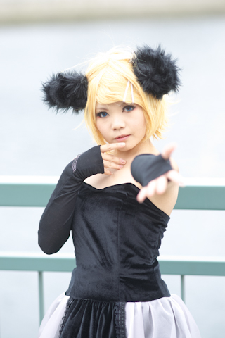 “B体育登录”亚洲车神陈双全出书纪念柯受良 高小敏策划张菲赐序(图2) B体育注册